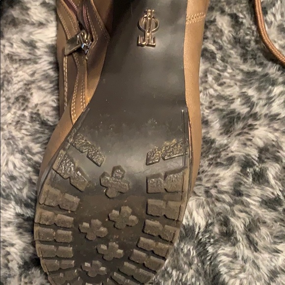 Jennifer Lopez heel boots - Picture 3 of 4